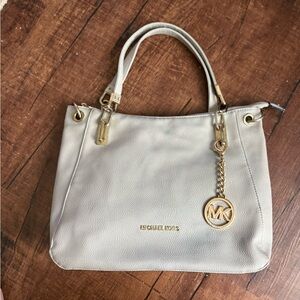 Michael Kors women’s Brooke medium pebbled leather Cream shoulderTote Bag